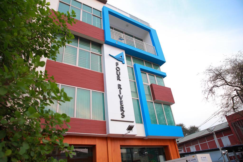 Four Rivers B&B Mandalay Exterior foto